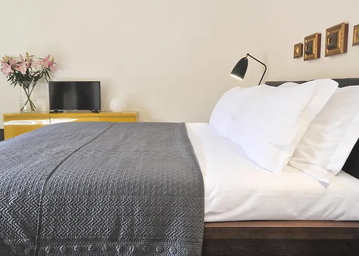 Alojamento de Acomodação e Pequeno-almoço Farini 26 3*