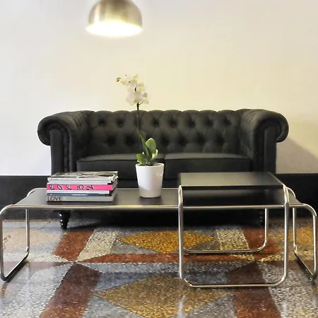 Farini 26 3* בולוניה